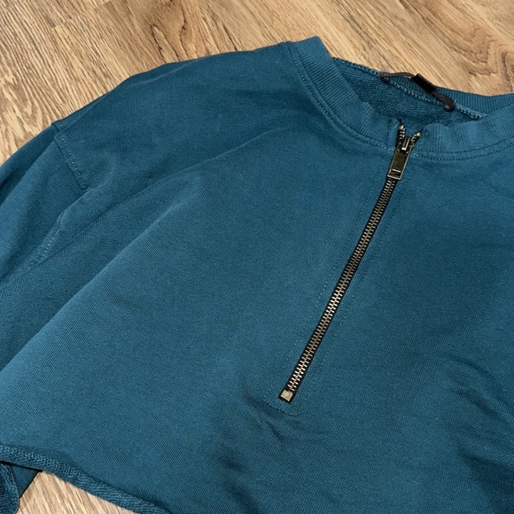 Teal missguided crop sweatshirt - Picture 2 of 2